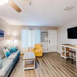Apartment Sandprints C7, Destin